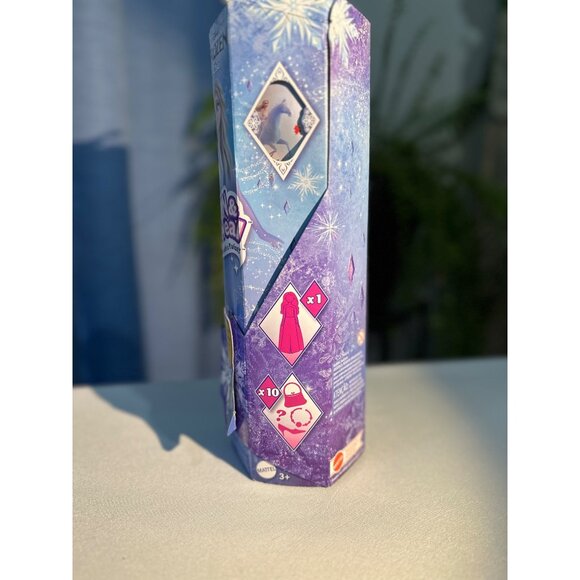 Disney Frozen Elsa Spin & Reveal Doll With Accessories & Stickers BRAND NEW - Picture 2 of 4